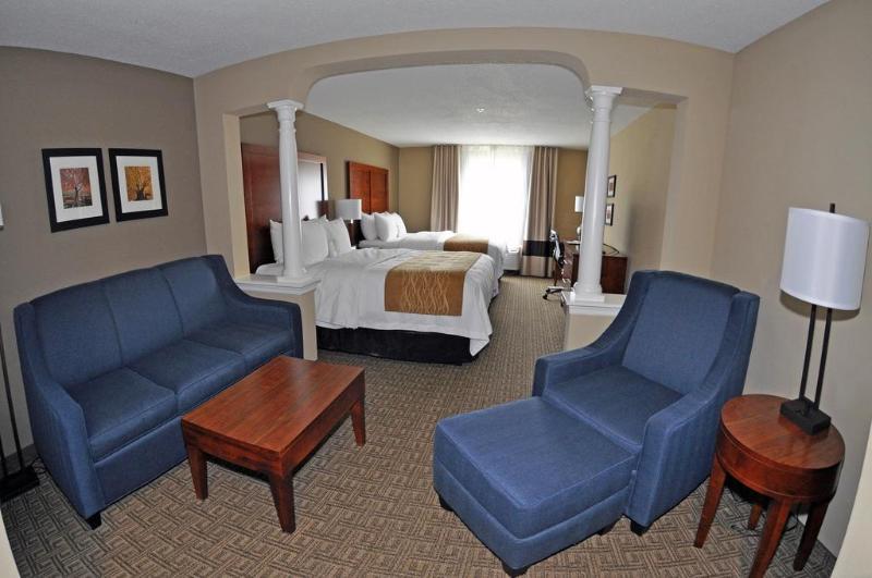 Comfort Inn & Suites Sturbridge-Brimfield Exterior foto