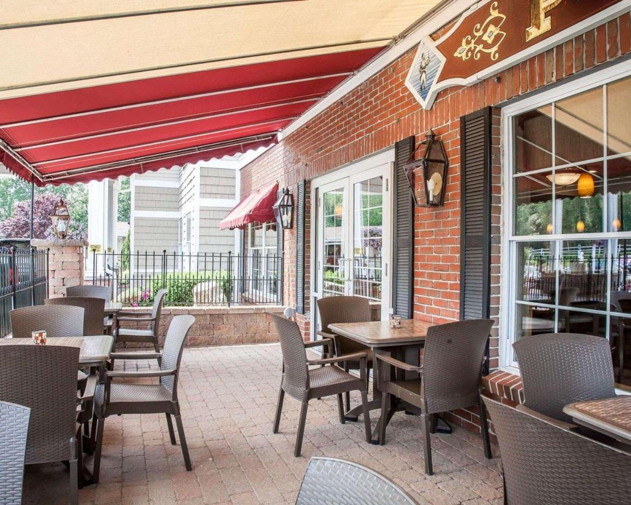 Comfort Inn & Suites Sturbridge-Brimfield Exterior foto