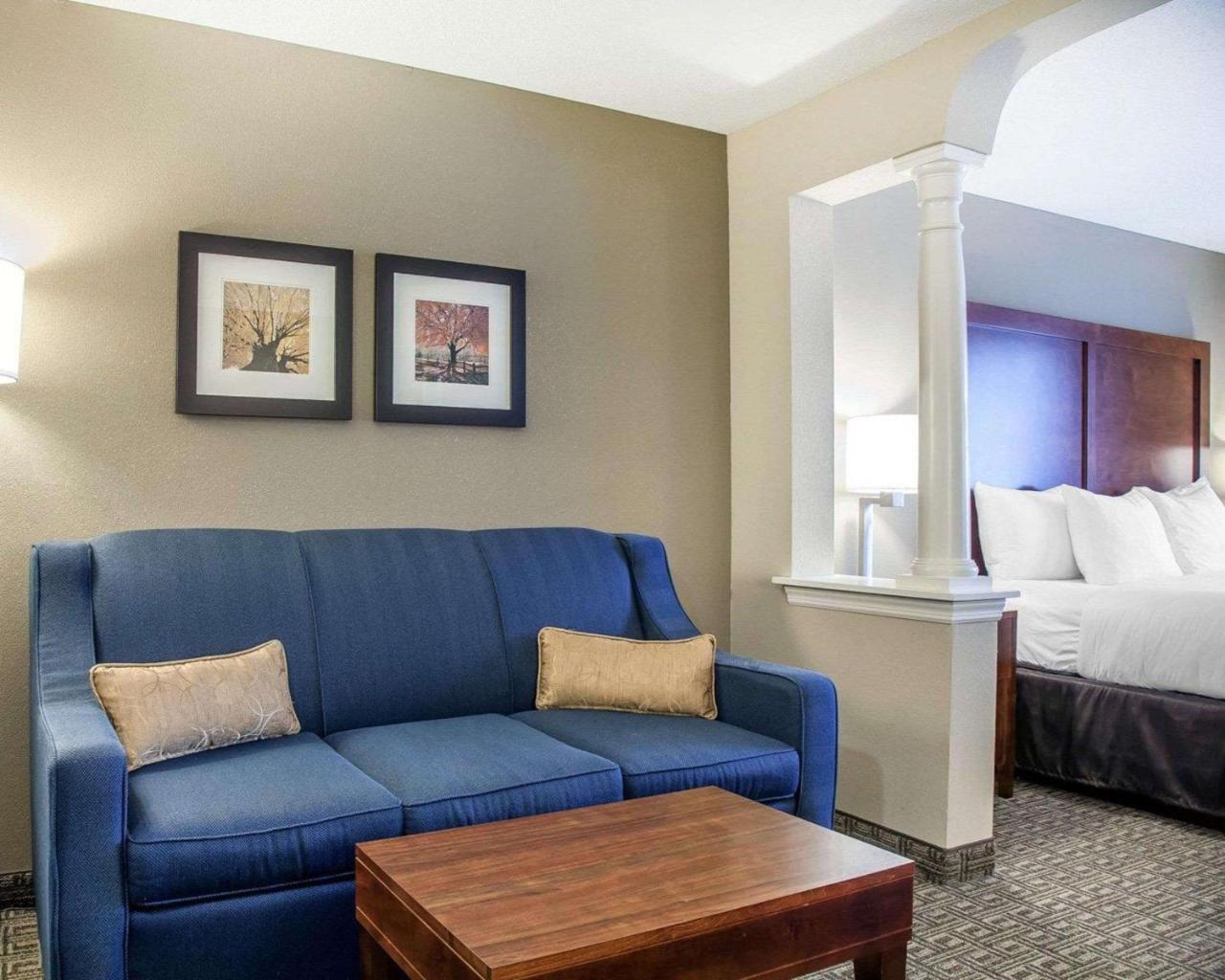 Comfort Inn & Suites Sturbridge-Brimfield Exterior foto