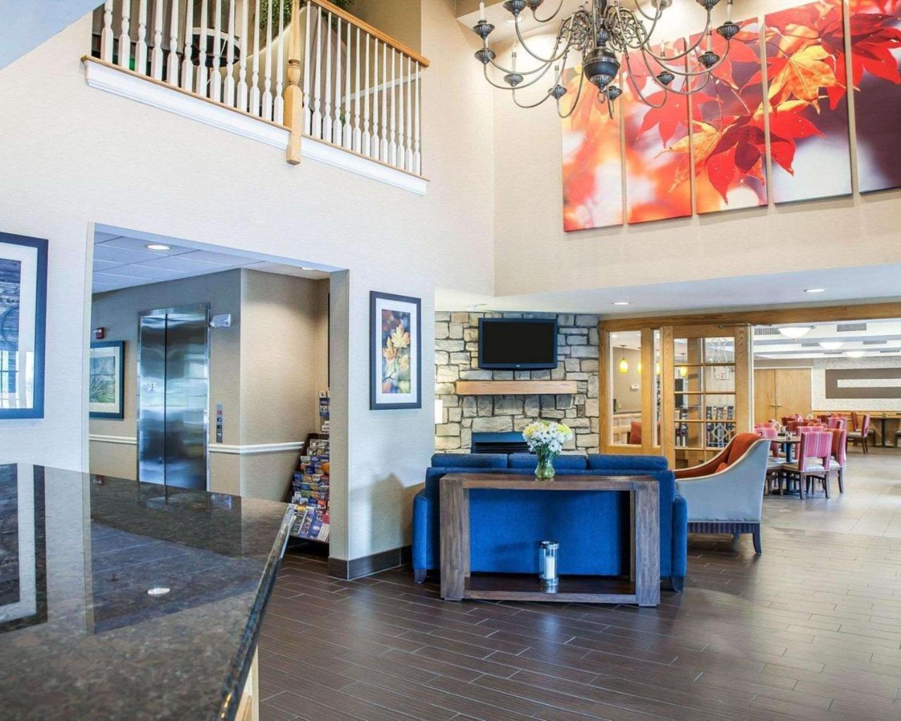 Comfort Inn & Suites Sturbridge-Brimfield Exterior foto